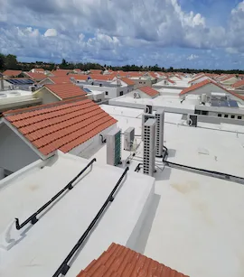 condensadores de aire acondicionado en techo